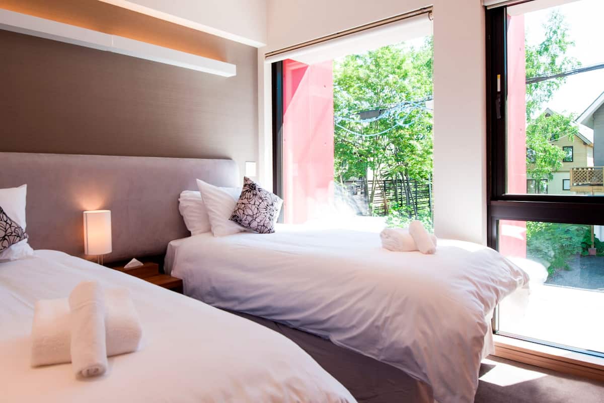 standard 2 bedroom (2 double bed or 4 single bed) | free wifi, bed sheets