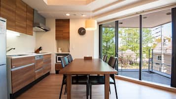 Departamento Premium (Premium 2 Bedroom,2Double or 4Single) | Cocina privada | Refrigerador, microondas, parrilla de estufa y lavavajillas