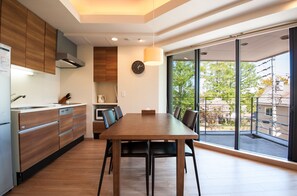 Premium 2 Bedroom (2 Double Bed or 4 Single Bed) | Private kitchen | Fridge, microwave, stovetop, dishwasher - Akazora (Kutchan)