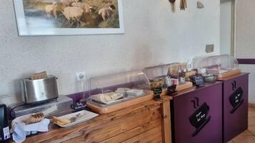 Daily buffet breakfast (EUR 9.50 per person)