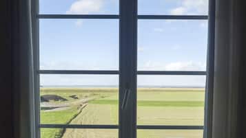 Phòng đôi Tiêu chuẩn, 1 giường đôi (with Shower) | Bàn, phòng cách âm, truy cập Internet không dây miễn phí