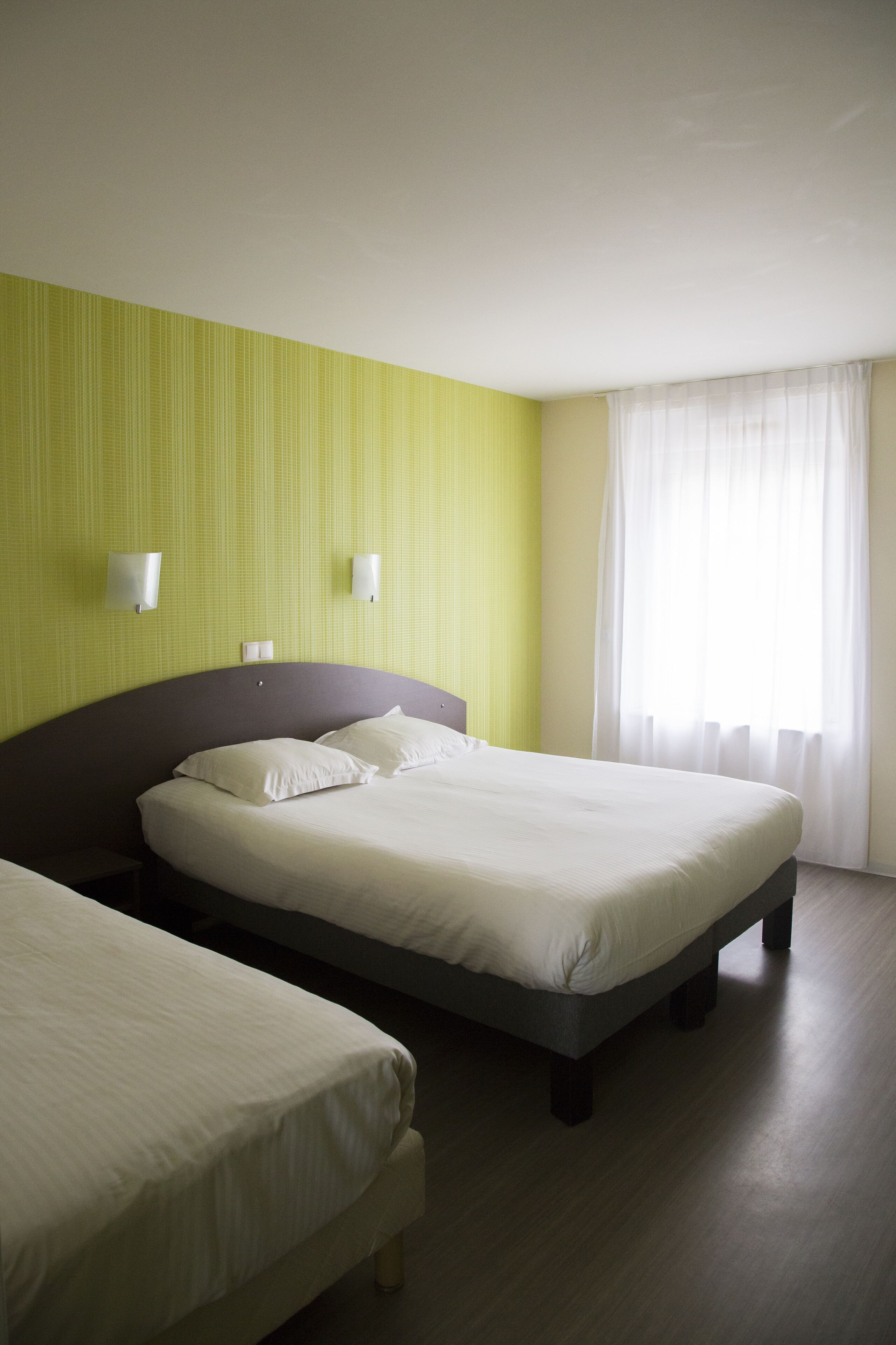 슈피리어 트리플룸 | 책상, 방음 설비, 무료 WiFi, 침대 시트