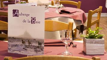 Daily buffet breakfast (EUR 9.50 per person)