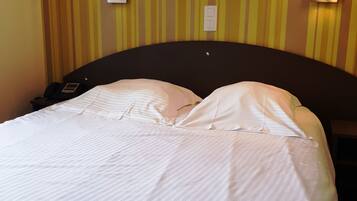 Chambre double standard | Bureau, chambres insonorisées, Wi-Fi gratuit, draps fournis