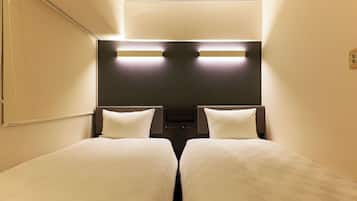 Standard Triple Room | Down duvets, desk, blackout curtains, iron/ironing board