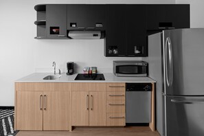 Literie de qualité supérieure, bureau, rideaux occultants