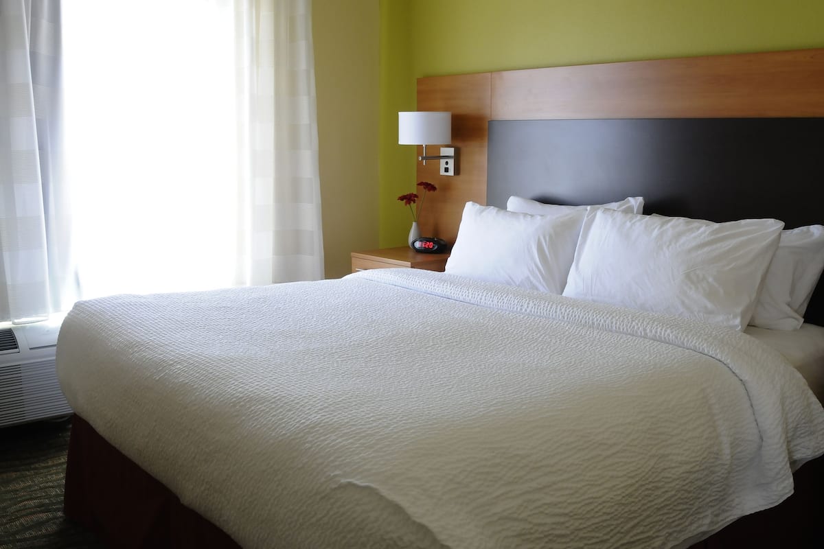 in-room safe, desk, iron/ironing board, free wifi