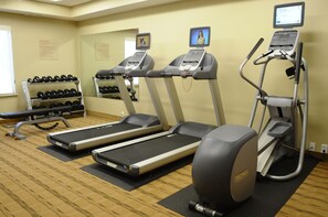 Fitness facility - TownePlace Suites Redding (Redding)