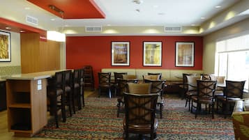 Desayuno buffet incluido todos los días