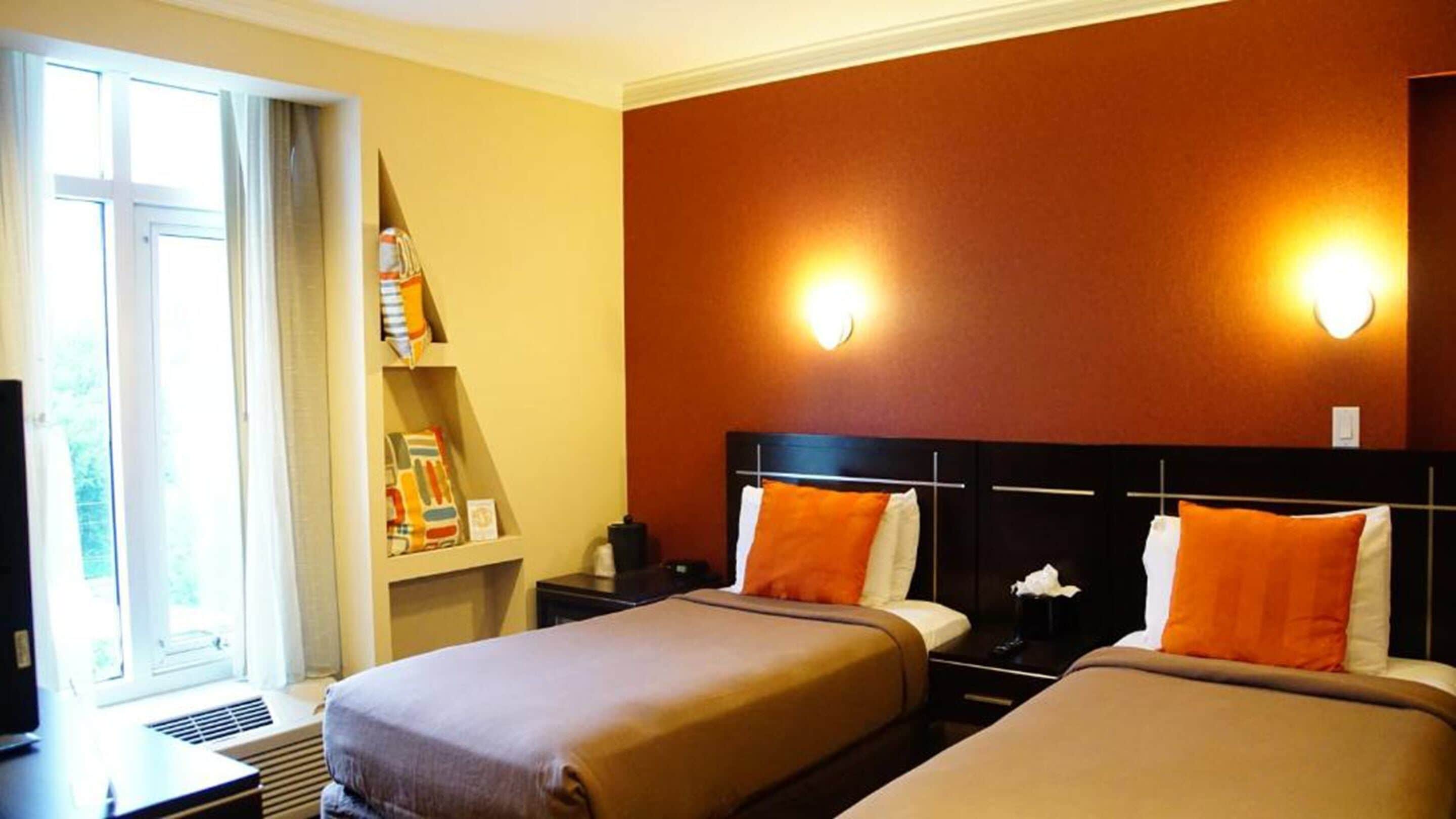 standard twin room, 2 single beds | hypo-allergenic bedding, pillow-top beds, in-room safe