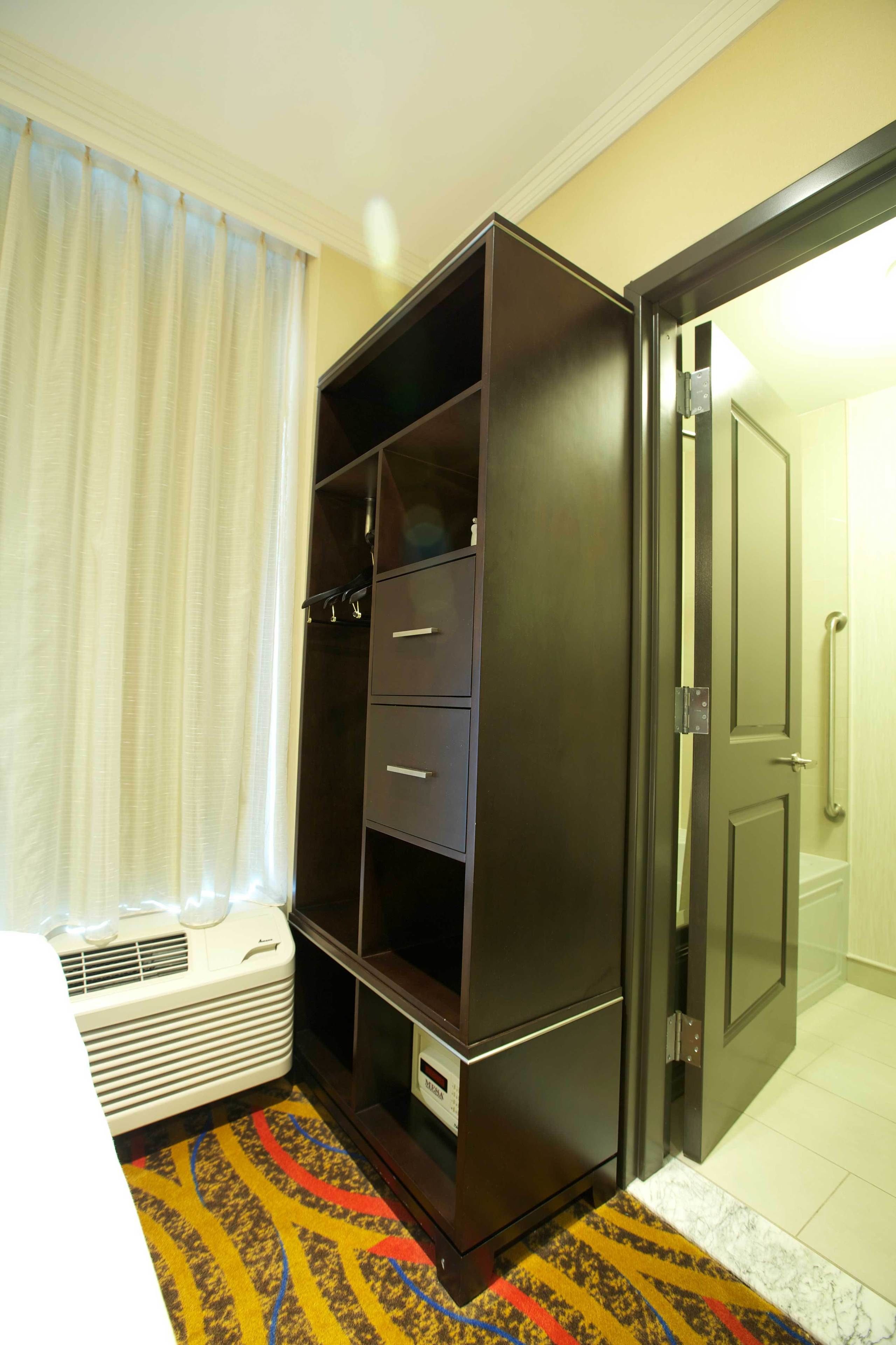 standard double room | hypo-allergenic bedding, pillow-top beds, in-room safe