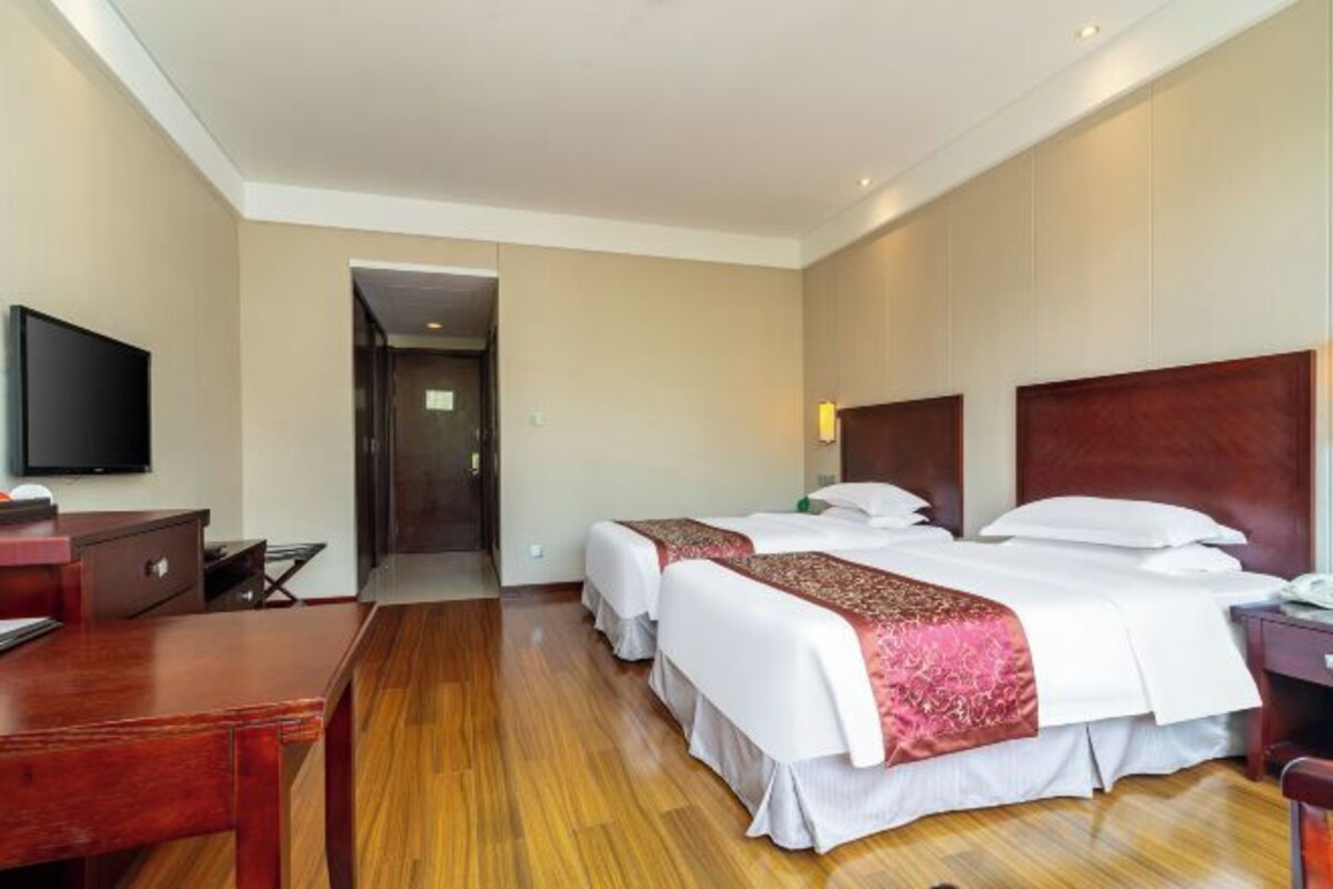 Minibar, in-room safe, desk, soundproofing