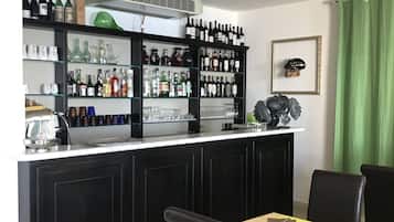 Bar (en la propiedad)