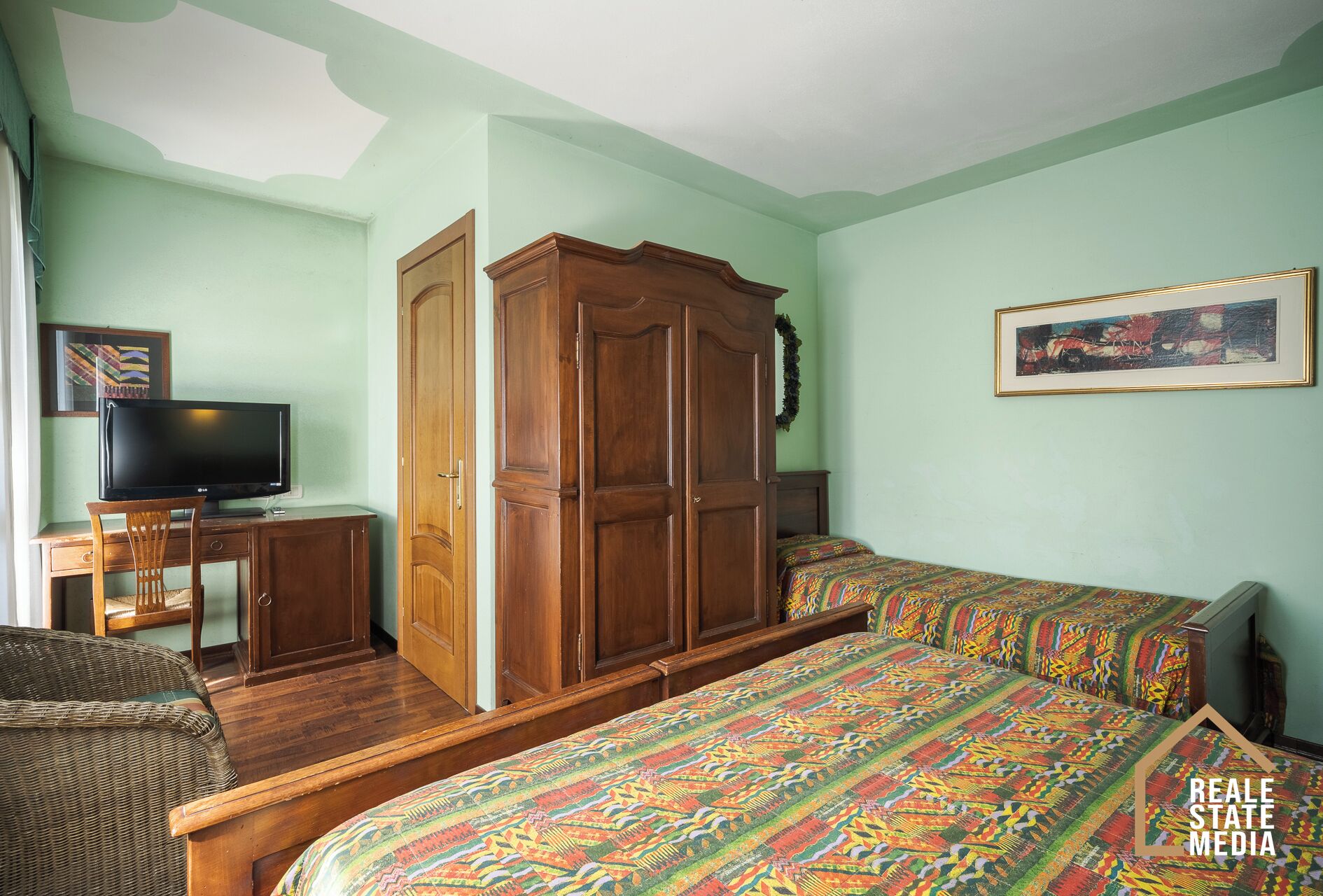 Select Comfort beds, in-room safe, individually decorated
