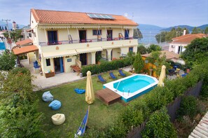 Traditional Apartment, 1 Bedroom, Sea View, Ground Floor | Room amenity