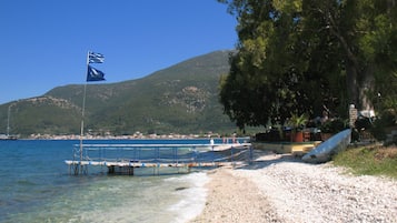 Beach nearby, sun-loungers, beach umbrellas, beach towels