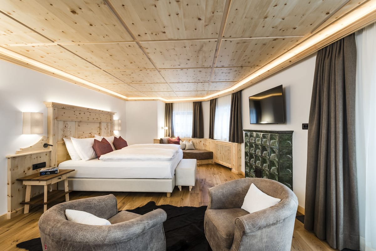 deluxe double room | 1 bedroom, premium bedding, minibar, in-room safe