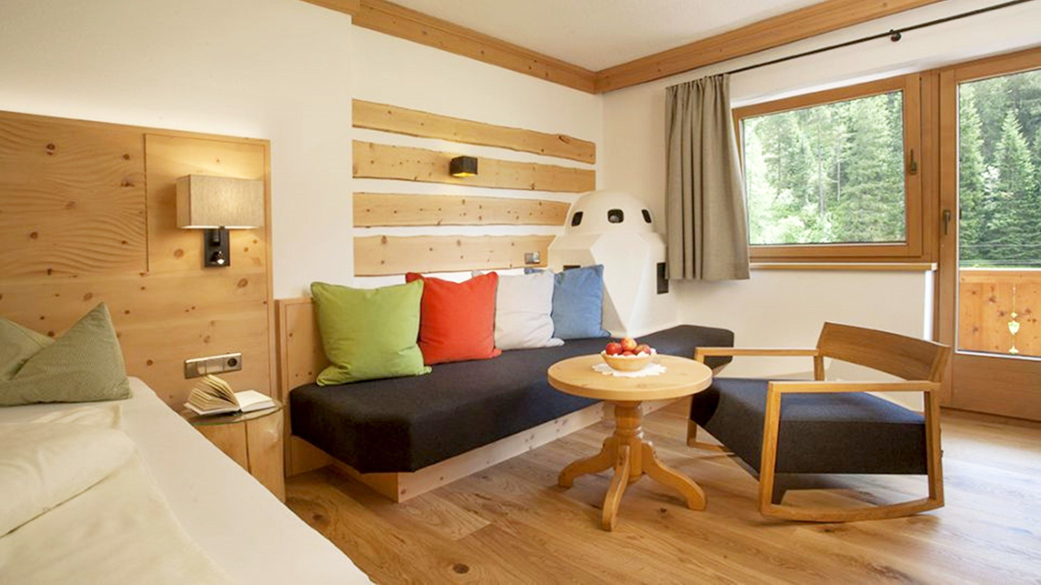 suite ("sonnensuite") | in-room safe, soundproofing, rollaway beds, free wifi