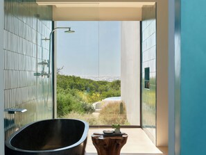 Villa, 1 King-Bett, Meerseite (Plunge Pool, Firepit) | Dusche im Bad