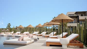 3 piscinas al aire libre