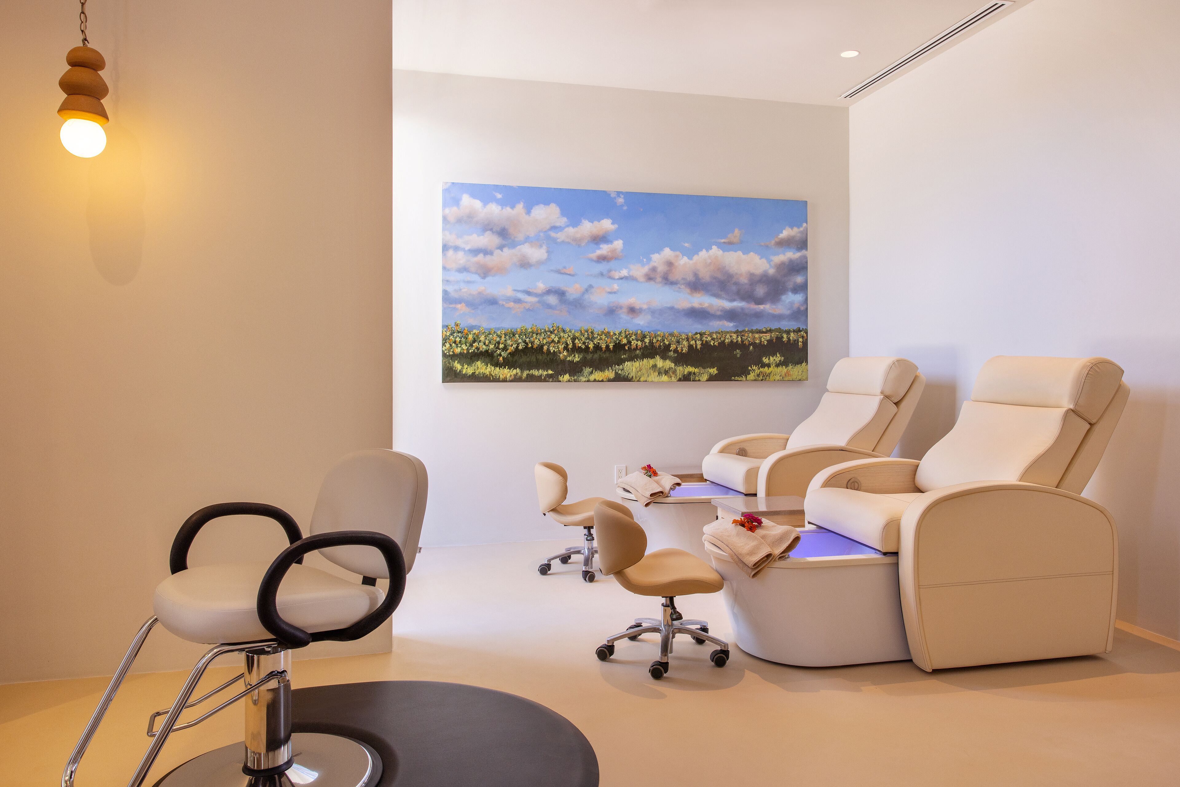 Sauna, hot tub, steam room, body treatments, hydrotherapy, aromatherapy