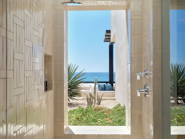 Suite, 1 King Bed, Ocean View (Penthouse, Plunge Pool) | Bathroom