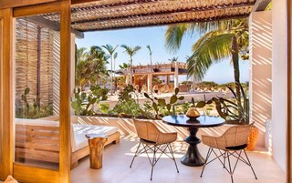 Ropa de cama de alta calidad, caja fuerte, cortinas opacas