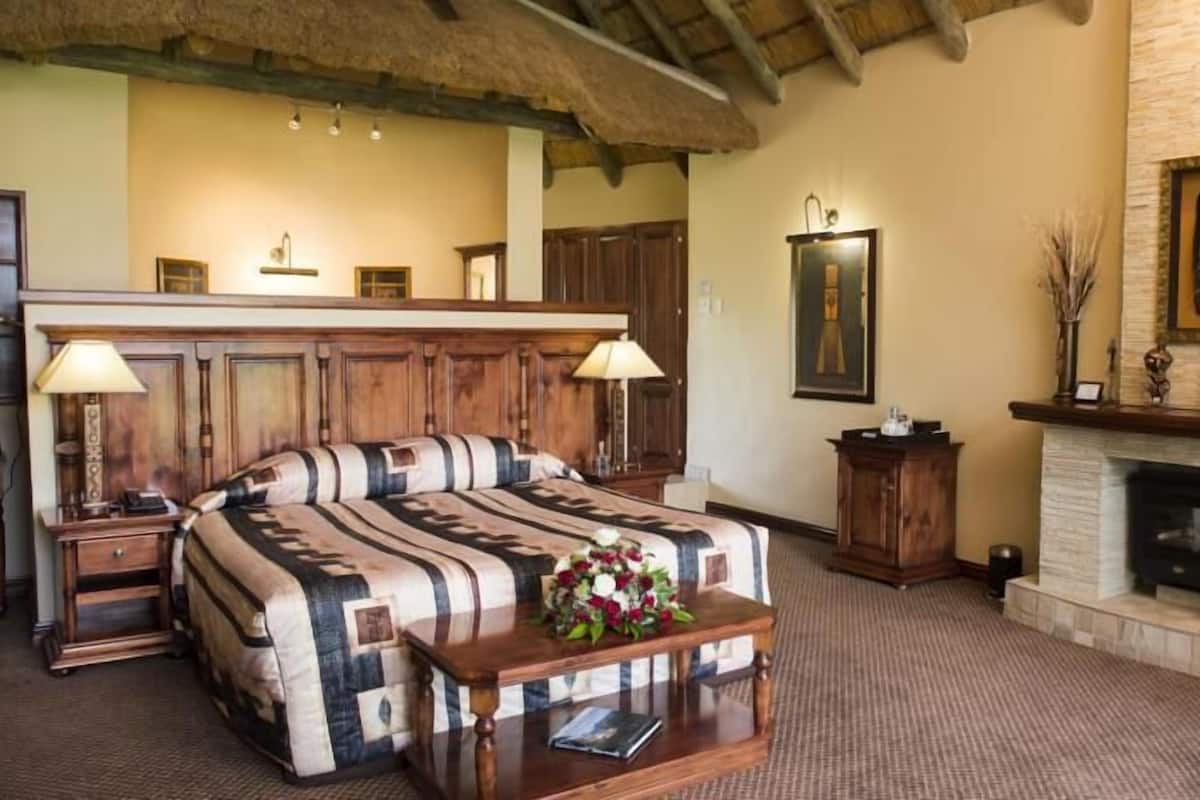 Executive Double Room Single Use, 1 King Bed | In-room safe, soundproofing, free WiFi