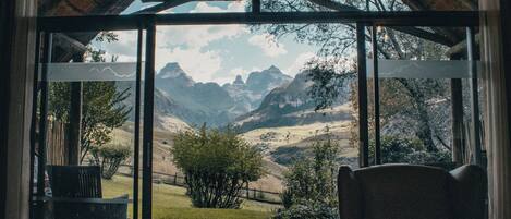 In-room safe, soundproofing, free WiFi