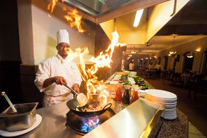 Food and drink - Cathedral Peak Hotel (Giant's Castle Game Reserve)