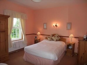 Chambre Triple Familiale, salle de bains attenante