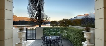 Esplanade Queenstown by Staysouth