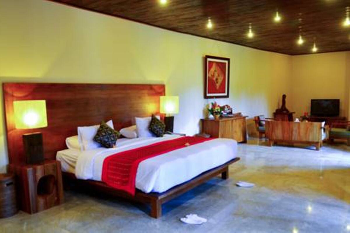 1 bedroom, premium bedding, minibar, in-room safe