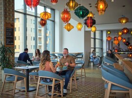 3 restaurants; breakfast and dinner served
