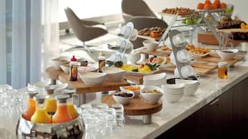 Daily cooked-to-order breakfast for a fee