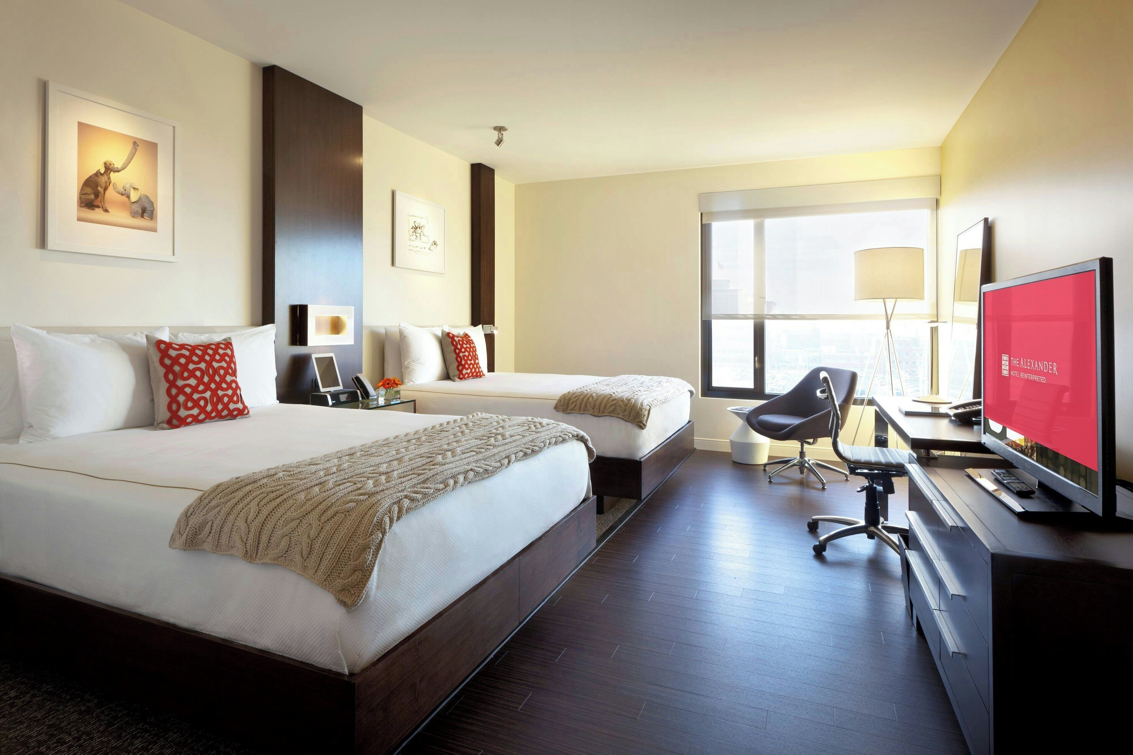 Deluxe Room, 2 Queen Beds, City View