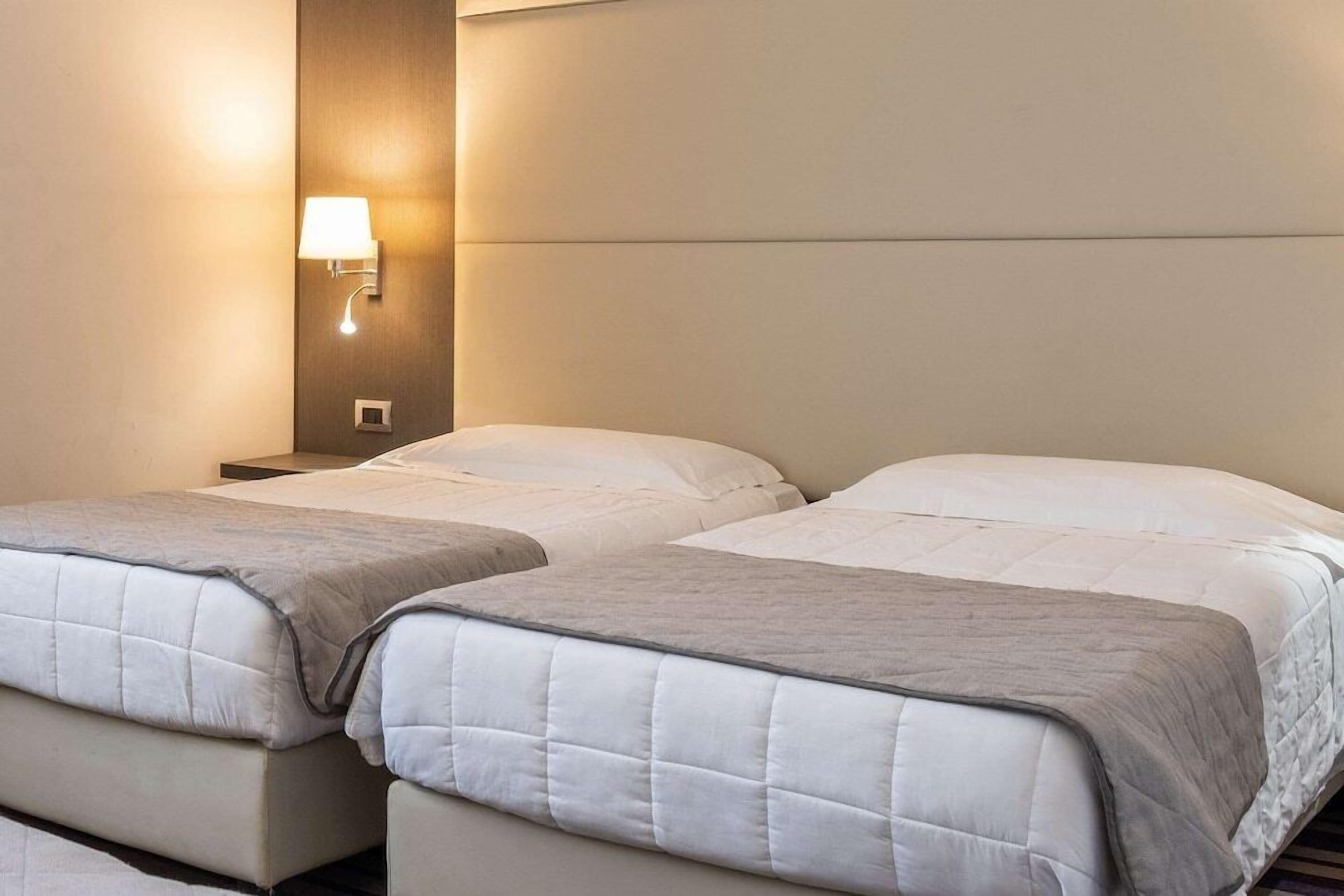 1 bedroom, premium bedding, minibar, in-room safe