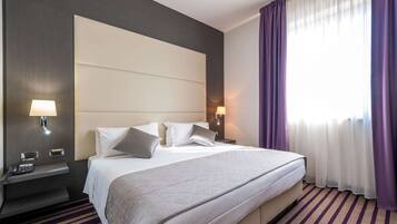 Dobbeltrom | 1 soverom, sengetøy av topp kvalitet, minibar og safe på rommet