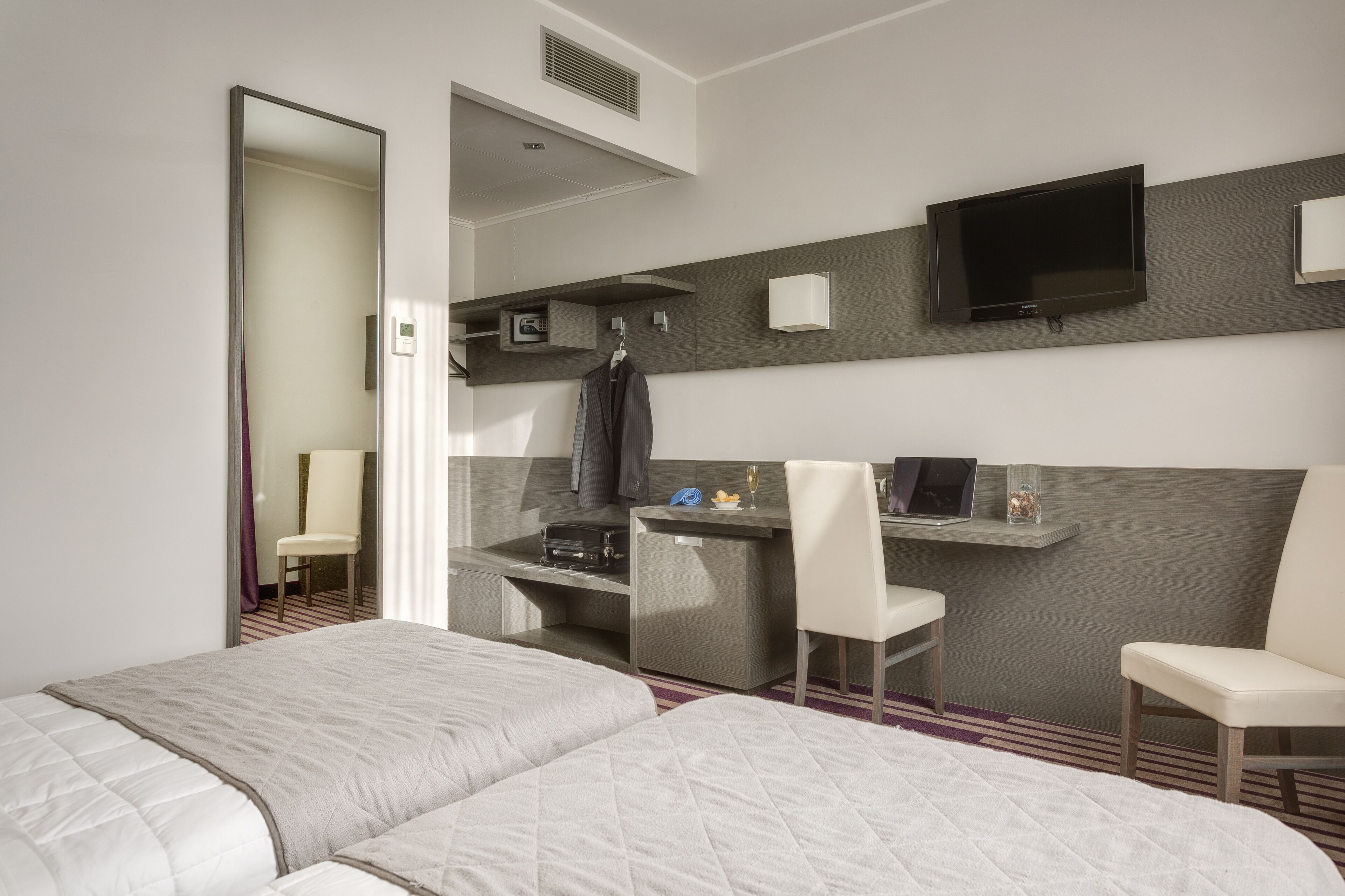 double room | 1 bedroom, premium bedding, minibar, in-room safe