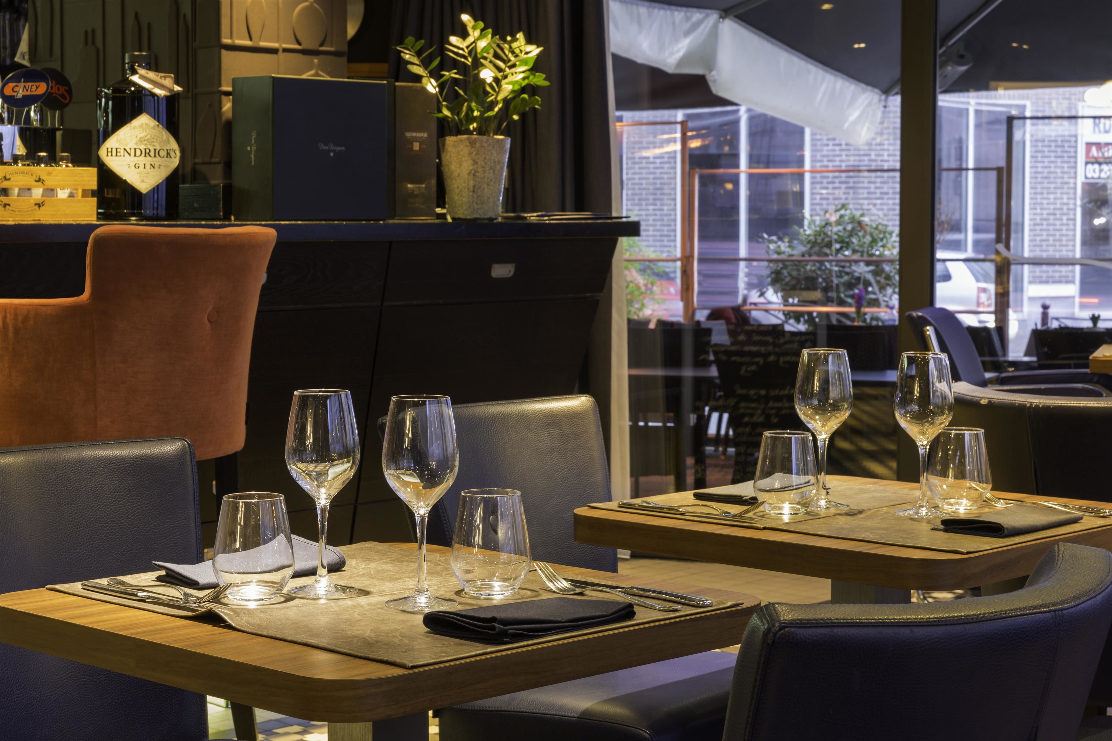 breakfast and lunch served