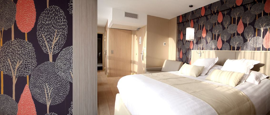 deluxe room, 1 king bed | premium bedding, free minibar, in-room safe, desk