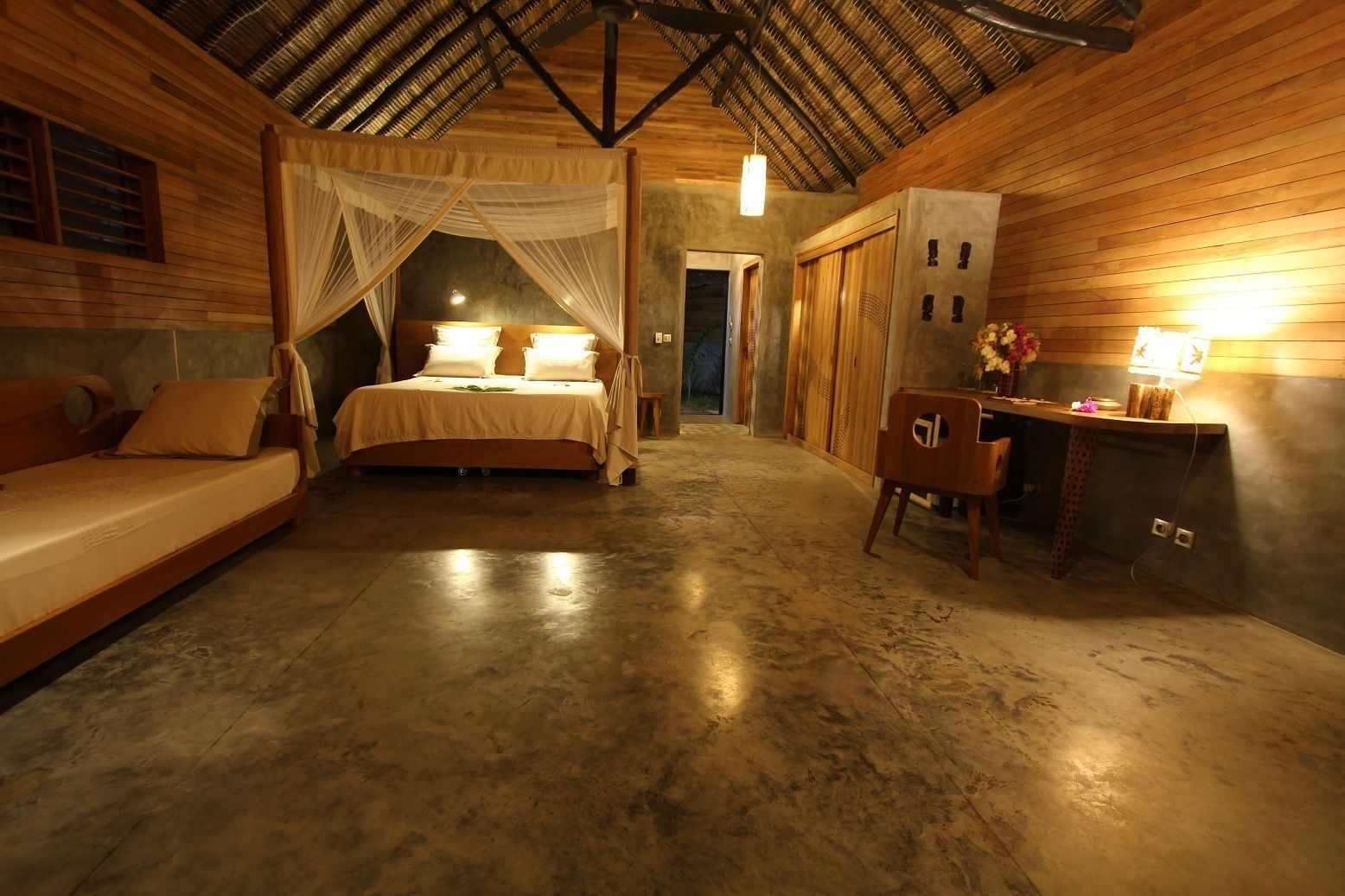 deluxe room, sea view | minibar, in-room safe, blackout curtains, free wifi