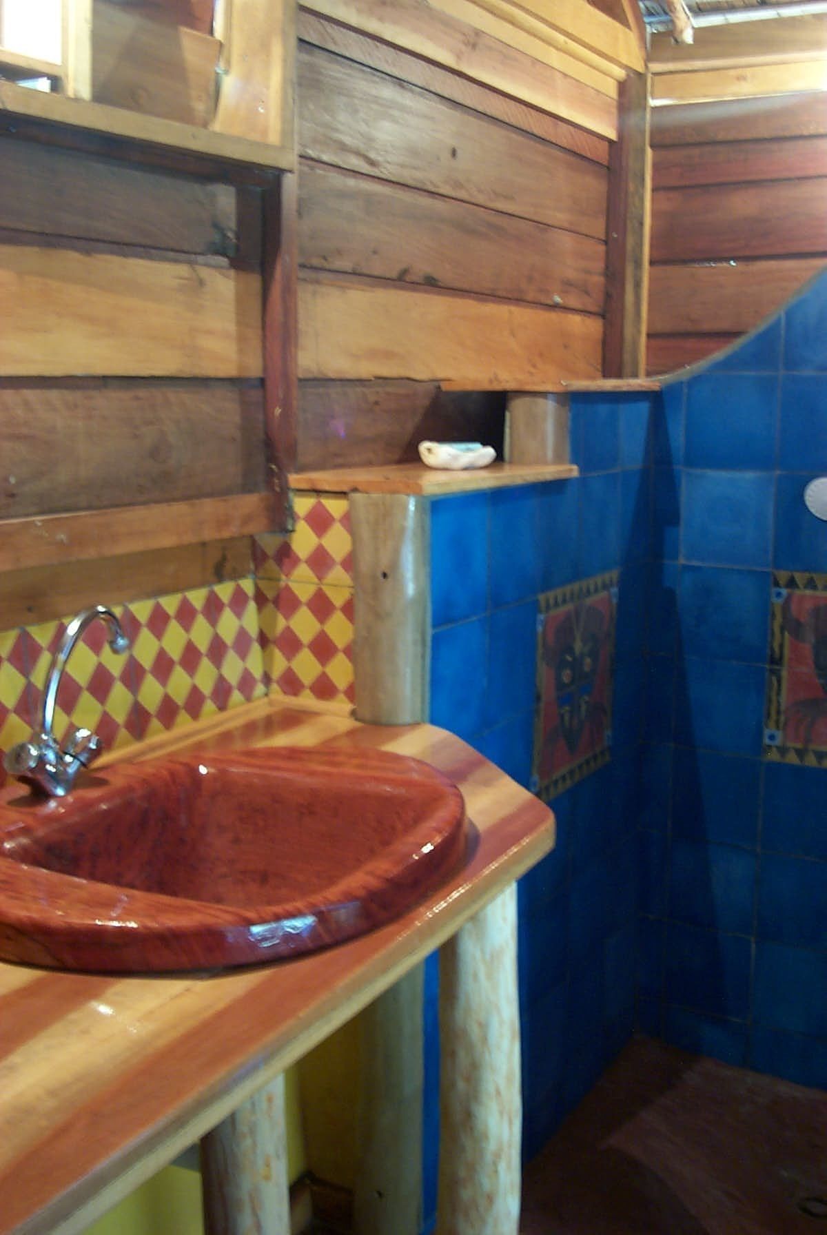 duplex (bungalow) | bathroom | shower, towels