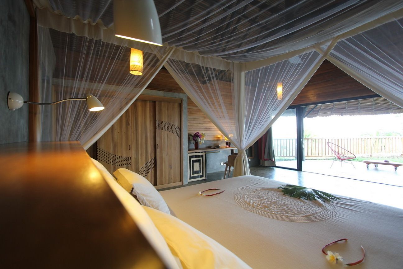 deluxe room, sea view | minibar, in-room safe, blackout curtains, free wifi