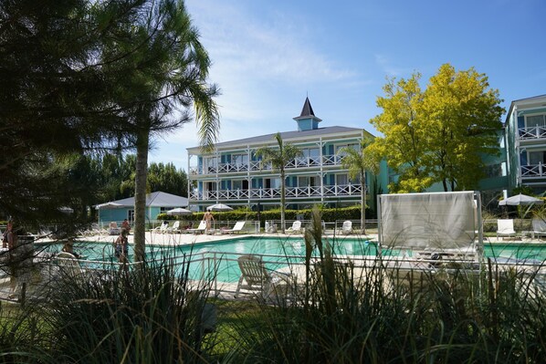 Unclassified image, 1 of 8, button - Howard Johnson Hotel & Convention Center Madariaga Carilo (Carilo)