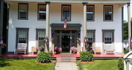 Brookside Inn At Laurens