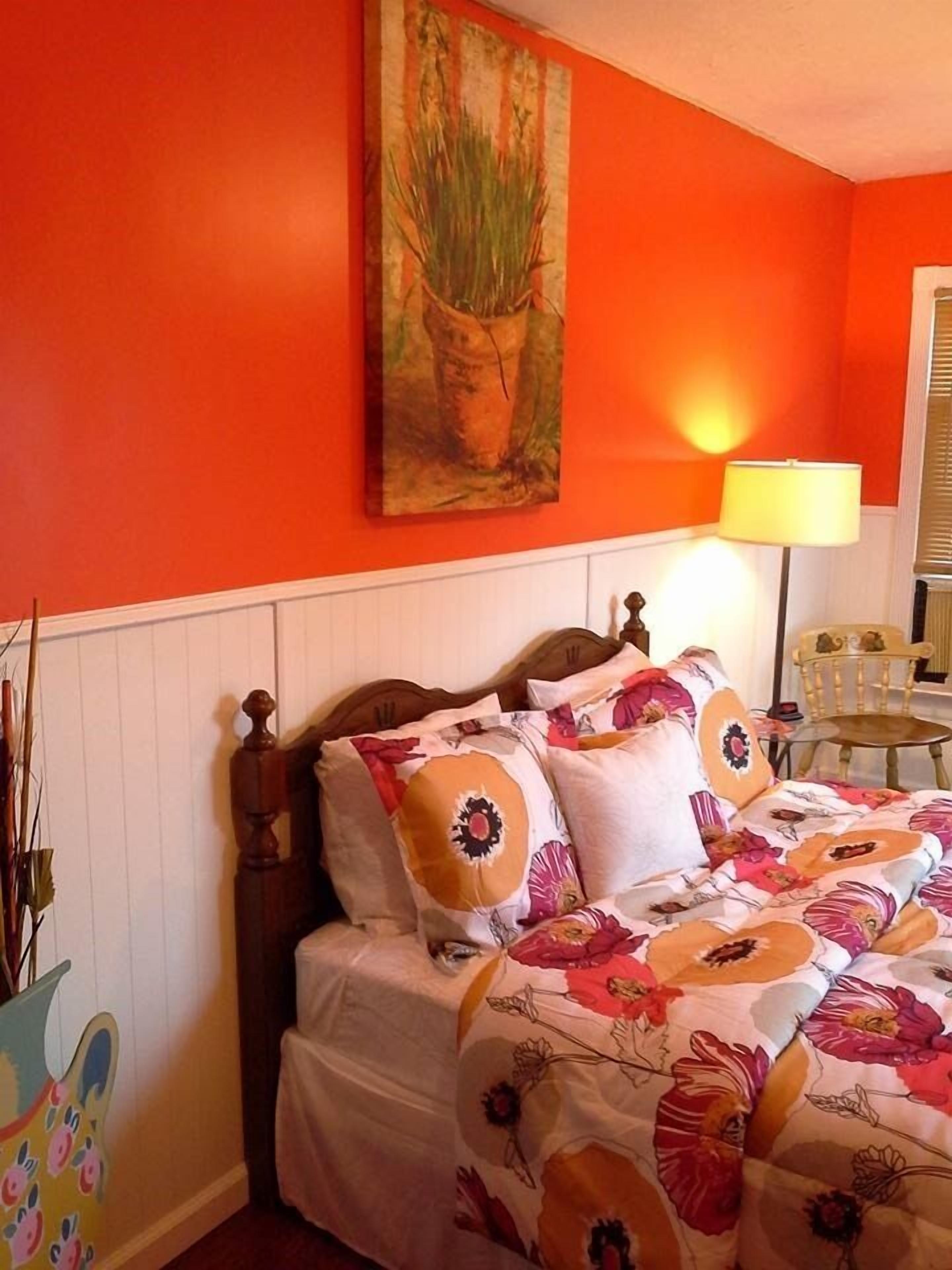 Suite, Private Bathroom (Terricotta Suite) | Premium bedding, blackout drapes, iron/ironing board, rollaway beds