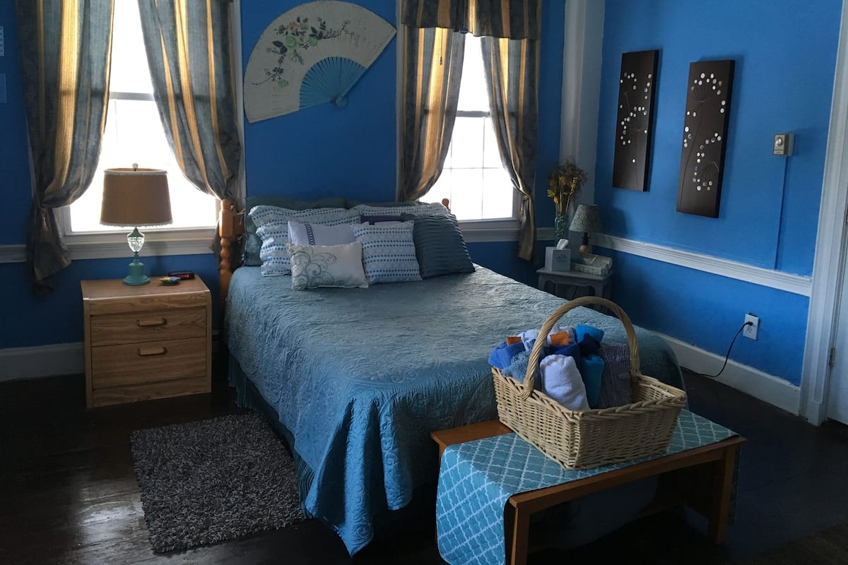 Blue Room - Shared Bath | Premium bedding, blackout drapes, iron/ironing board, rollaway beds