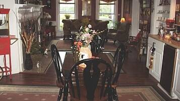 Desayuno completo incluido todos los días