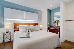 Wisteria Cottage Luxury Suite, 1 King Bed, Private Patio, Garden View | Premium bedding, desk, iron/ironing board, free WiFi